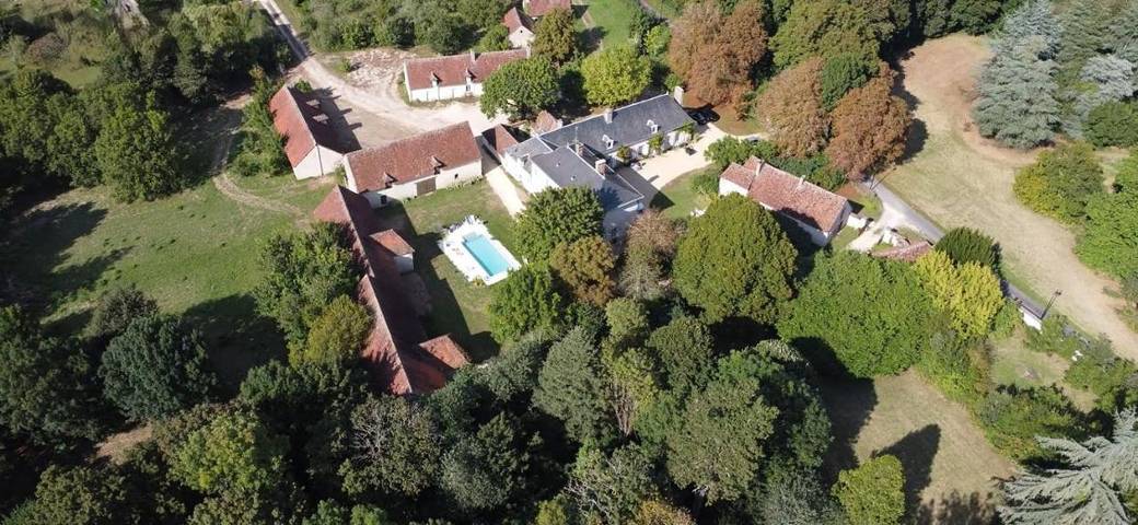 Chambre d’hôte pour 2 personnes, avec piscine ainsi que vue et jardin, animaux acceptés dans le Cher - 3