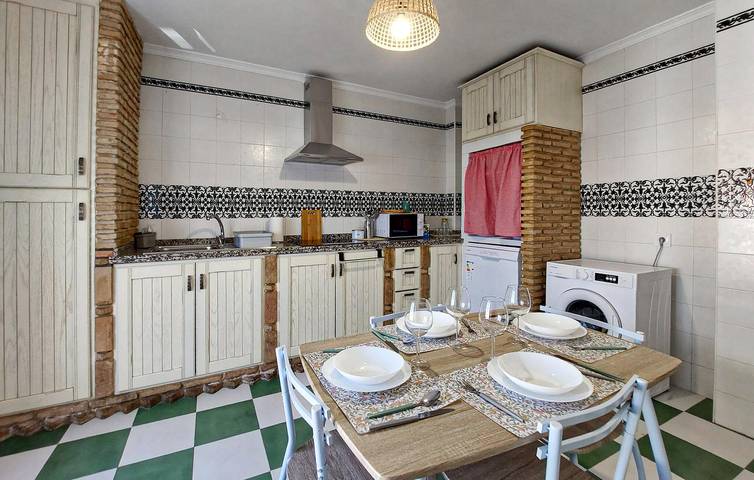 Ganze Ferienwohnung, Gemütliche Aznalcázar-Wohnung - zu Fuß zum Stadtzentrum in Aznalcázar, Sevilla Provinz