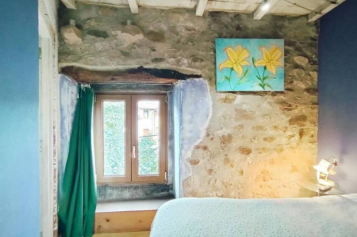 Appartement entier, Double Room Azul - Private Bathroom - Cartes in Cartes, Côte Cantabrienne