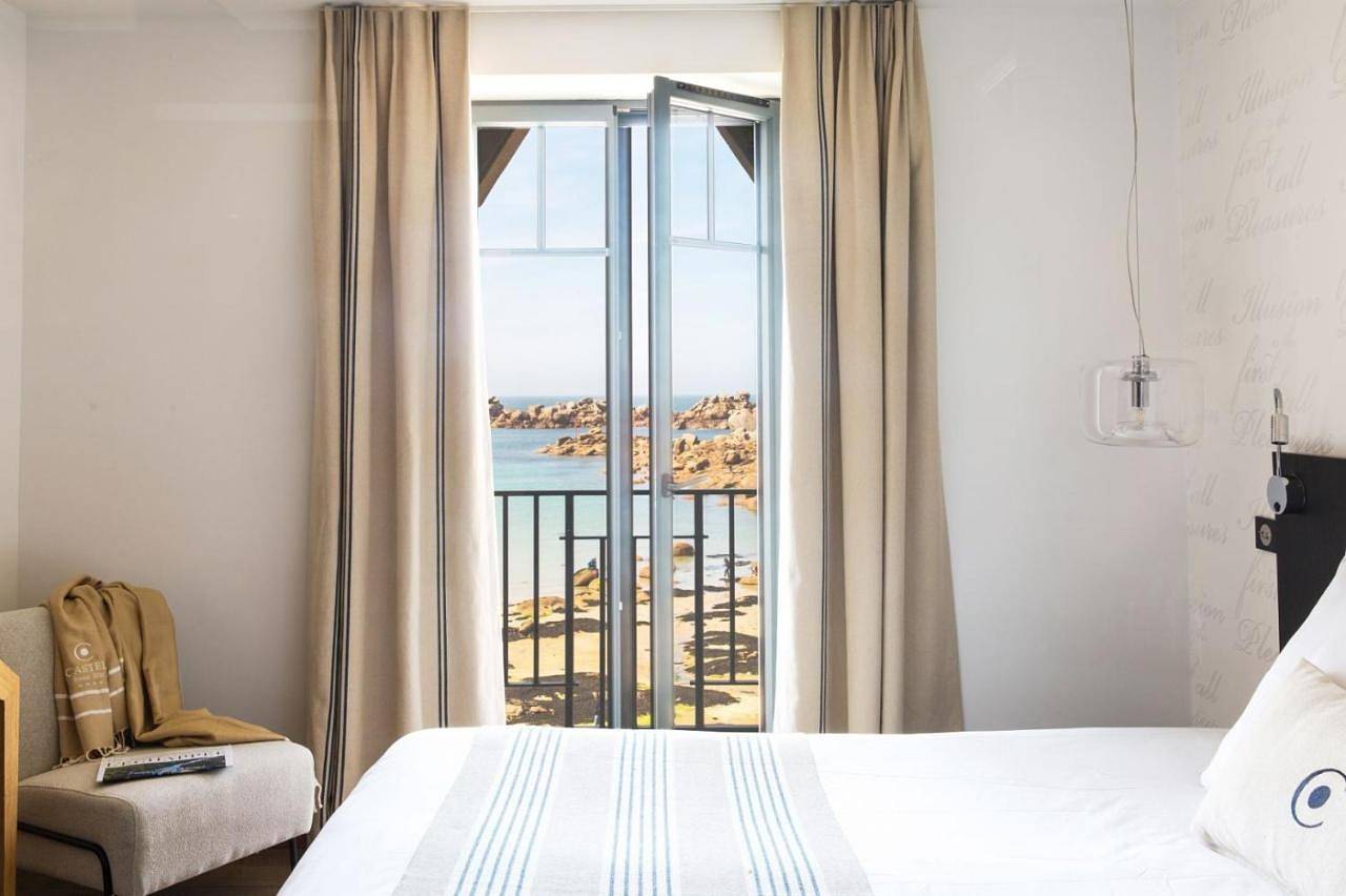 Castel Beau Site in Ploumanac'h, Perros-Guirec