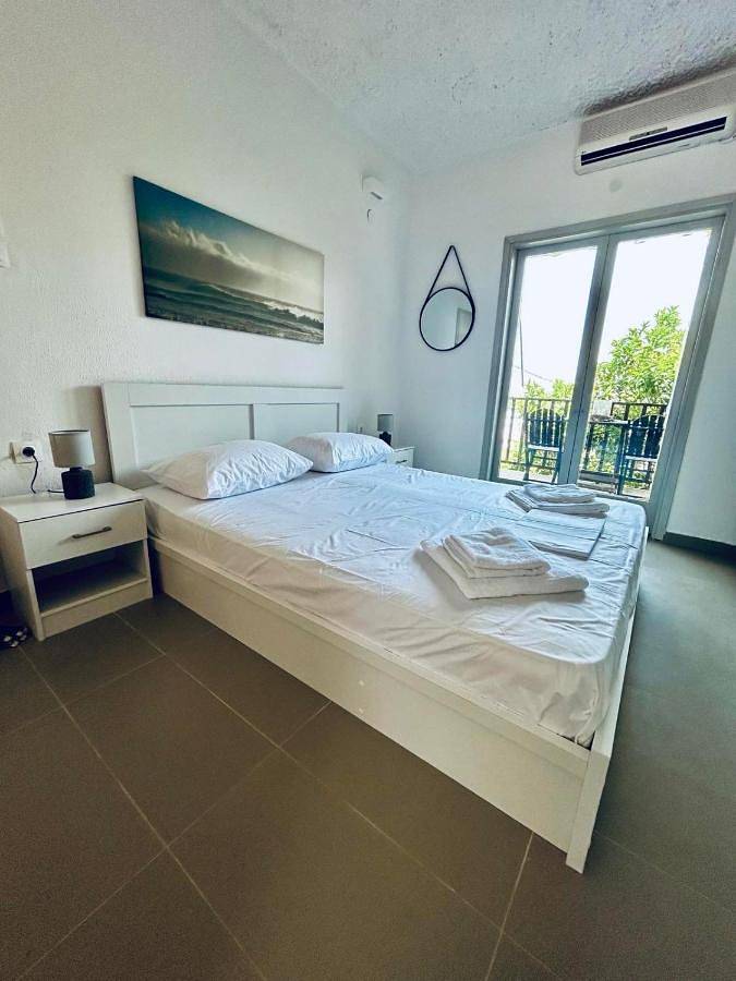 Gîte pour 2 personnes, avec vue et terrasse dans Selianitika - 3