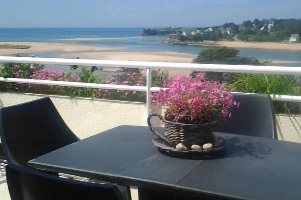 Appartement entier, La plage comme horizon avec cet appartement vacances T3 avec terrasse solarium in Guidel, Côte des Mégalithes