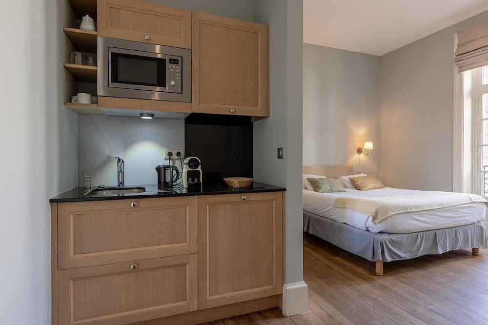Entire apartment, Studio Confort - La Villa Beaupeyrat in Limoges, Limoges region