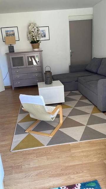 Gîte pour 4 personnes, avec terrasse à Marguerittes