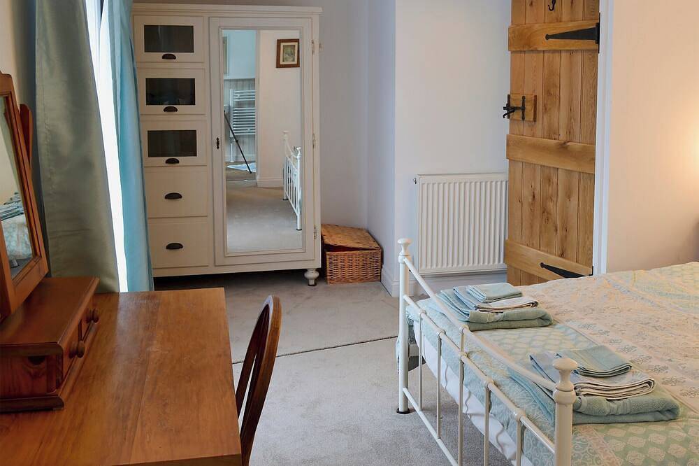 2 bedroom accommodation in Broadstairs in Botany Bay, Kent