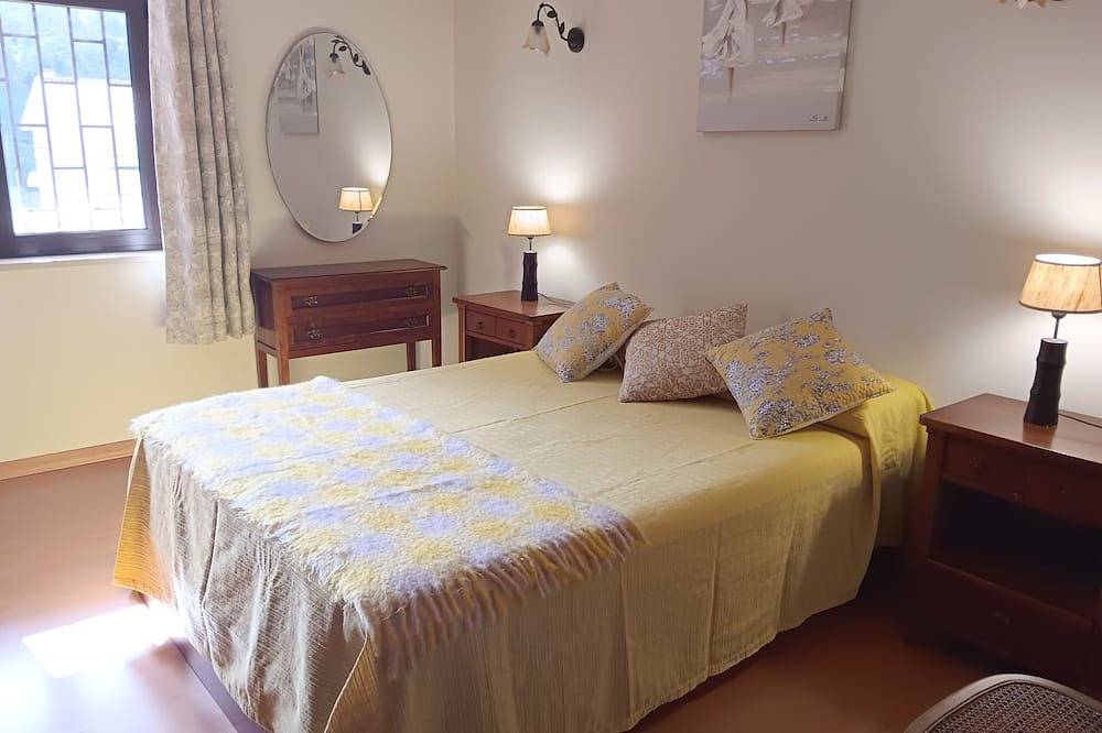 Casa en zona tranquila, de viviendas. Pero cerca del centro. in Sintra, Costa de Lisboa