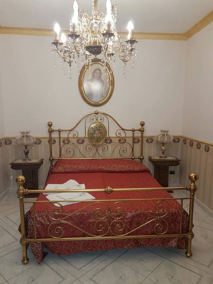 Chambre d’hôte pour 4 personnes, avec terrasse à Valguarnera Caropepe - 4