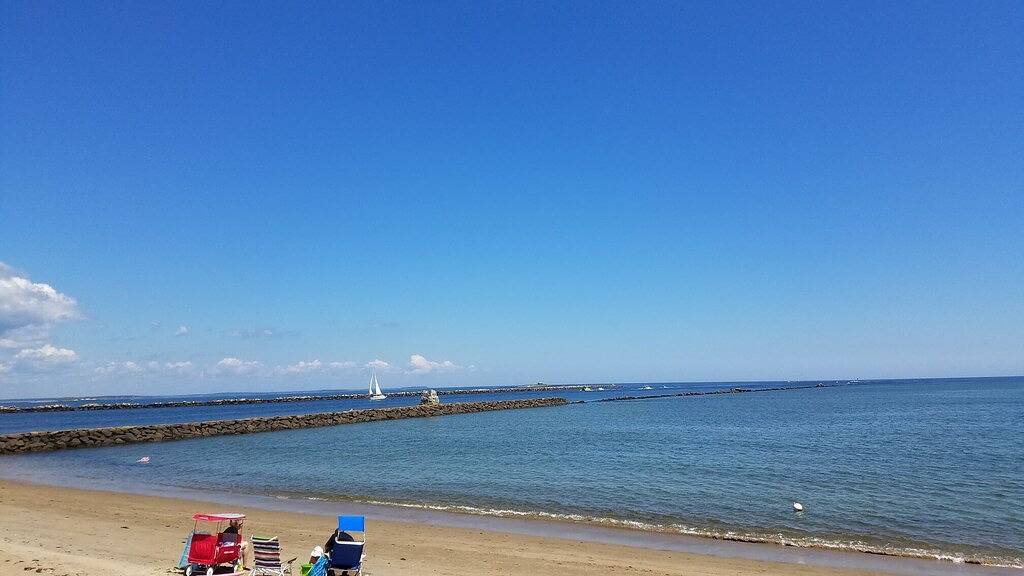 Cozy Loft for 4, 2 min to beaches, Une, town, dining, outlets, fishing, hiking.. in Biddeford, York County