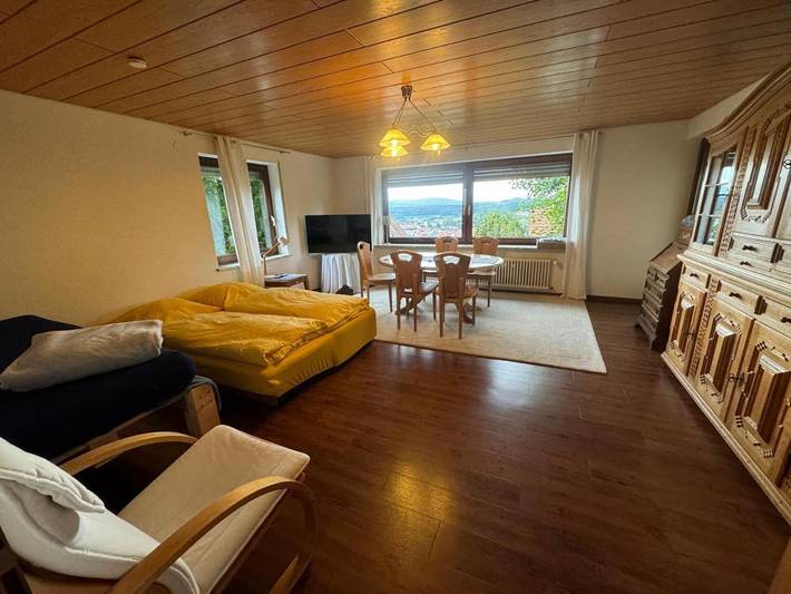 Ferienwohnung für 5 Personen, mit Ausblick und Garten, kinderfreundlich in St. Johann (Württemberg)