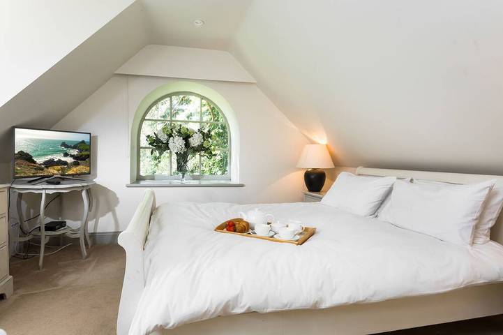 Le Coach House près de Sevenoaks dans un endroit calme avec vue sur les jardins, les paddocks et les terres agricoles. in Greensands Ridge, Seal