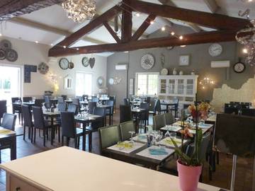 Hôtel pour 4 personnes, avec jardin à Donzère