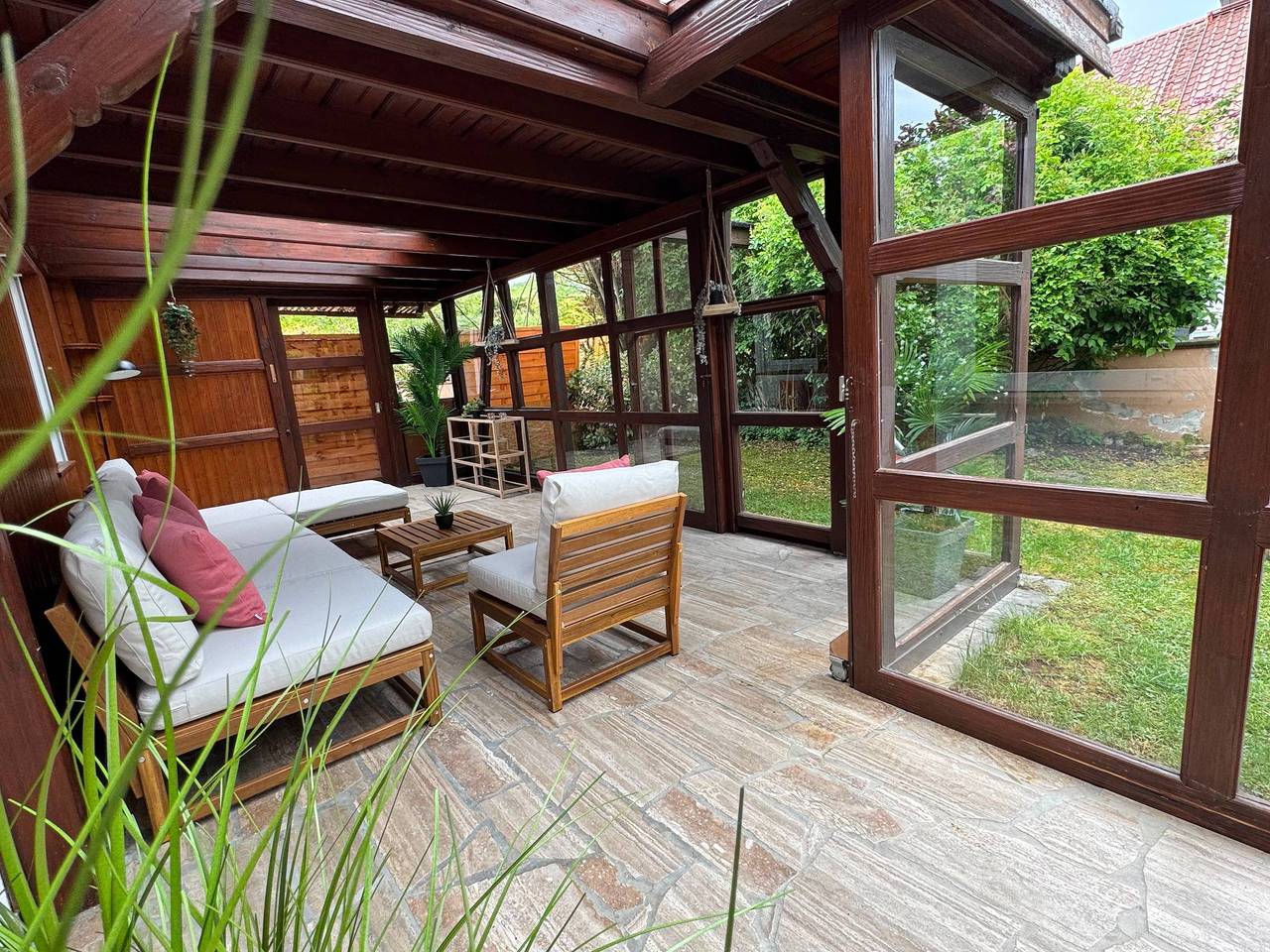 Ganze Wohnung, Ferienwohnung Franken Weiß "Franken Auszeit" - Moderne Ferienwohnung mit Wintergarten in Bad Staffelstein, Oberes Maintal - Coburger Land
