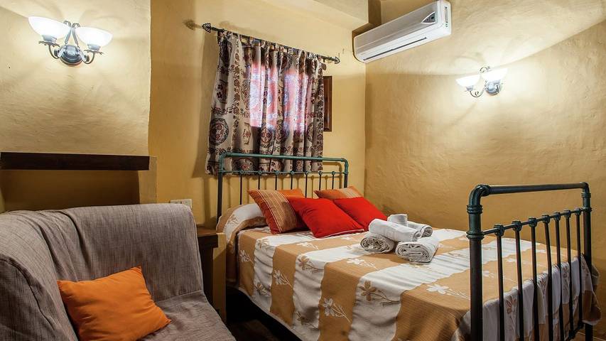 Casa rural para 2 personas, con jardín en Algarinejo