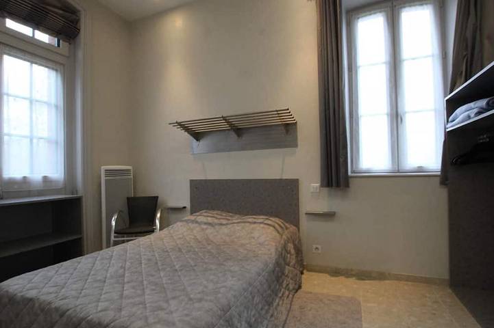 Gîte pour 8 personnes, avec jardin à Saint-Cyr-du-Bailleul - 2