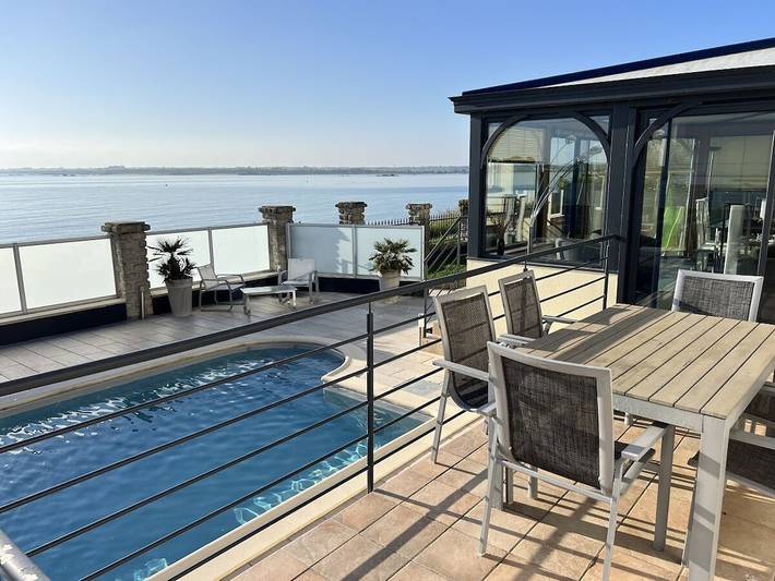 Location de vacances pour 6 personnes, avec Balcon et Terrasse ainsi que Jardin et Piscine dans Plage Kerurus Plouneour Trez
