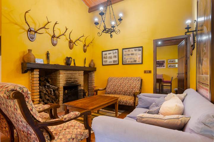 Casa rural para 8 personas, con balcón y jardín, Se admiten mascotas en Sierra Norte de Sevilla - 2