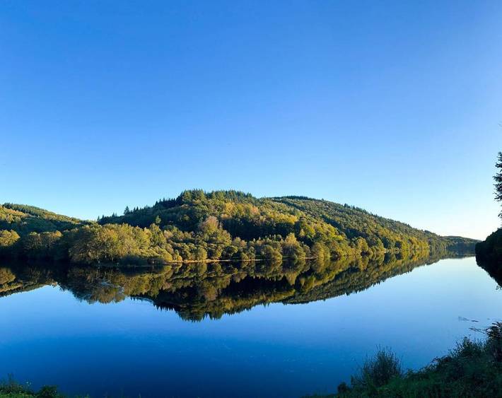 Location de vacances pour 4 personnes, avec vue ainsi que jardin et vue sur le lac à Saint-Hilaire-les-Courbes - 3