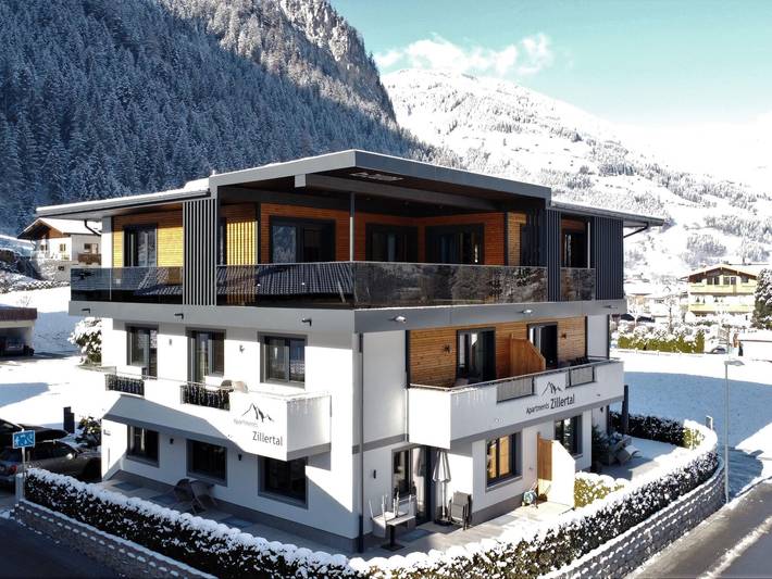 Ferienwohnung für 4 Personen, mit Balkon und Terrasse in Schwendau
