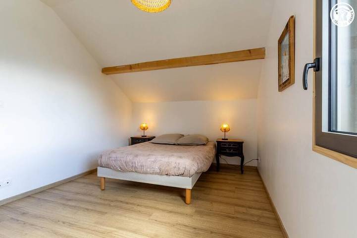 Location de vacances pour 12 personnes, avec balcon et jardin à Montricher-Albanne - 2