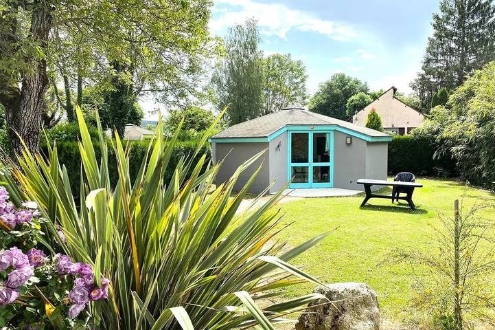 Villa pour 4 personnes, avec piscine et terrasse, animaux acceptés