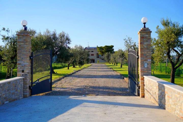 Maison de campagne pour 2 personnes, avec jardin ainsi que vue et piscine, animaux acceptés dans Abruzzes - 3