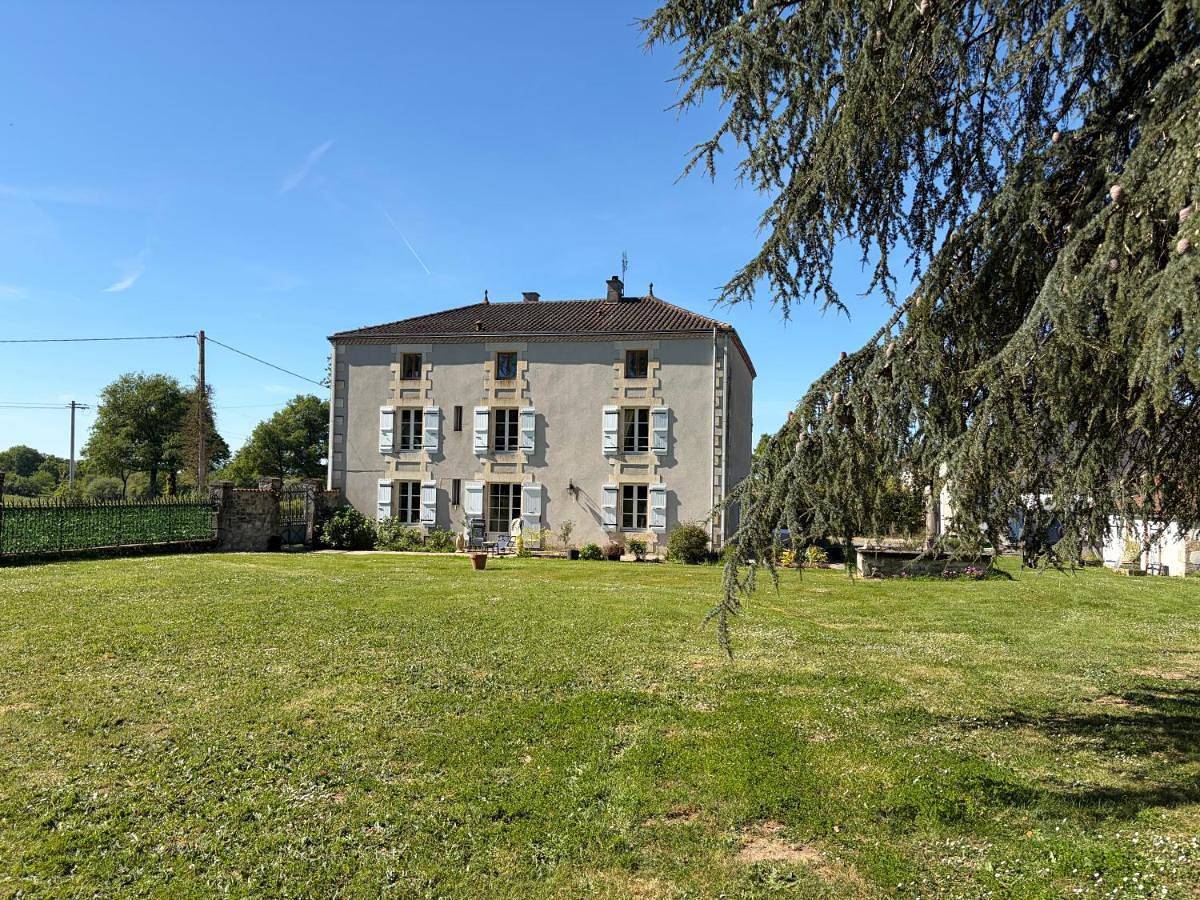 Chez Paulet A welcome break for peace and tranquility - route C27 in Bussière-Poitevine, Région de Bellac