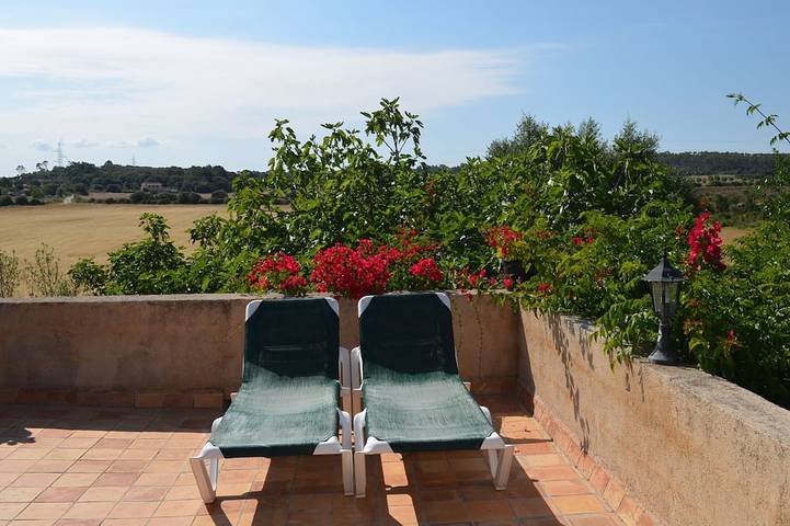 Ferienwohnung für 2 Personen, mit Whirlpool und Pool sowie Terrasse und Garten, mit Haustier in Sineu