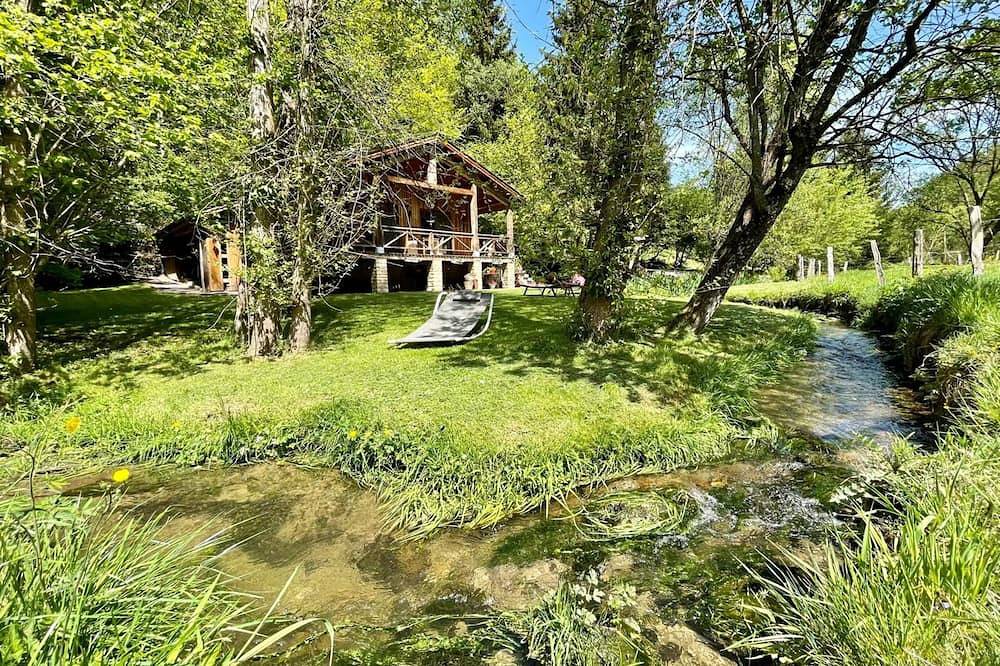 Romantisches Chalet mit Whirlpool und Dampfbad in Saint-Hubert, Neufchâteau und Umgebung