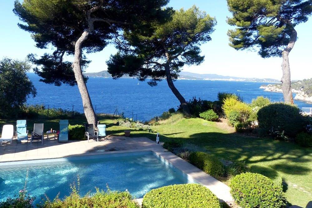 Superbe Villa Piscine Chauffee Surplombant La Mer in La Garde, Parc national de Port-Cros