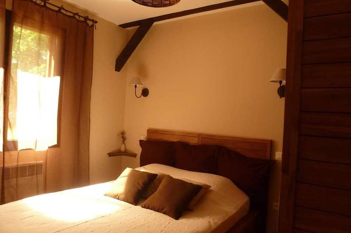 Gîte pour 4 personnes, avec jardin ainsi que piscine et jacuzzi à Pissos - 2