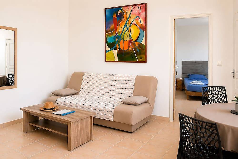 Appartement entier, T2 pour 4 pers. au calme avec terrasse et grand jardin, Clim. Wifi. in Porto-Vecchio, Arrondissement de Sartène