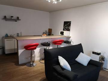 Gîte pour 4 personnes, avec piscine à Riorges