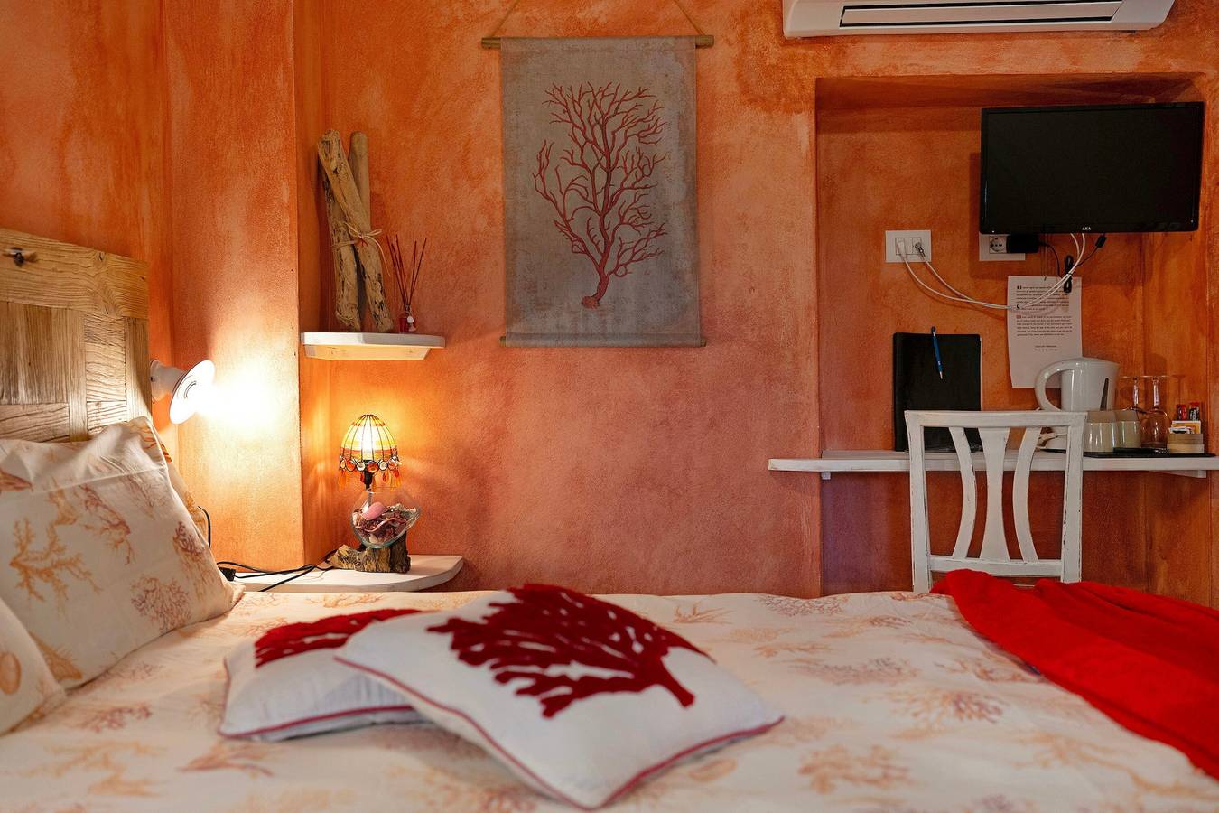 Zimmer 'Corallo' mit privater Terrasse, Wi-Fi und Klimaanlage in Spiaggia Libera Attrezzata Il Volto, Moneglia