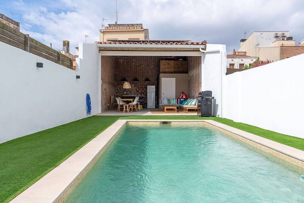 Stunning  villa for 7 people with Wifi, private pool, A/C, Tv and patio in Malgrat de Mar, Costa del Maresme