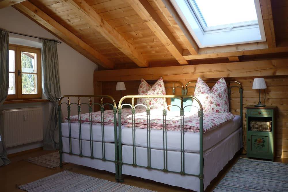 Ganze Wohnung, Gemütliche Zwei-Zimmer-Wohnung über zwei Etagen in Gmund, Bayerische Alpen