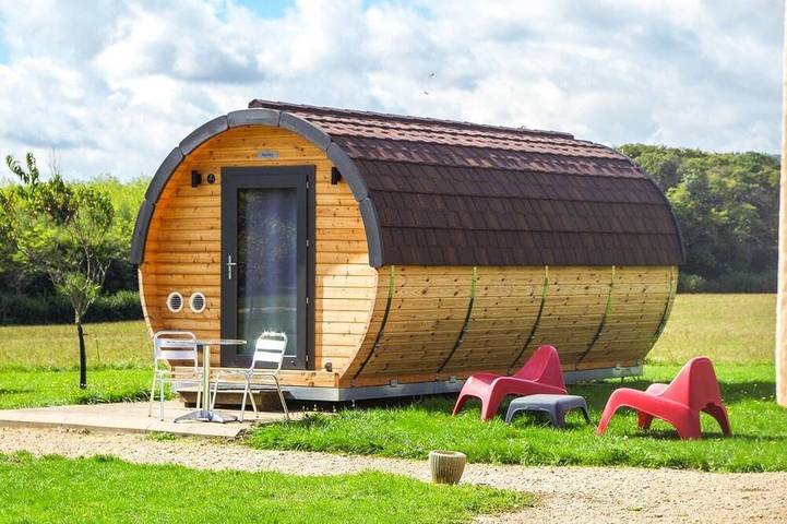 Gîte pour 4 personnes, avec jardin à Lugny
