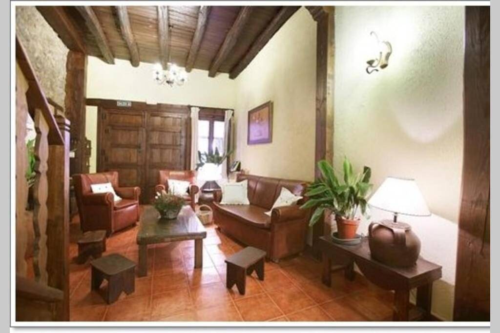 Five-Bedroom House in Cabezuela del Valle, Valle del Jerte