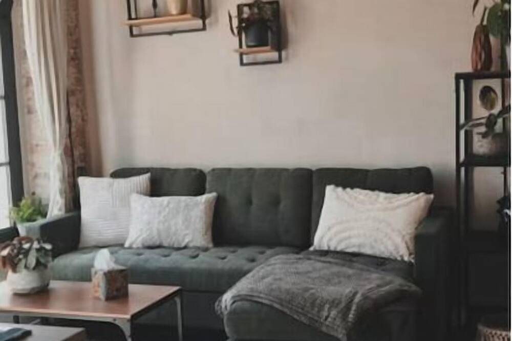 Ganze Wohnung, Wohlfühlapartment in Wassernähe mit hauseigener Bar. in Oderberg, Britzer Platte