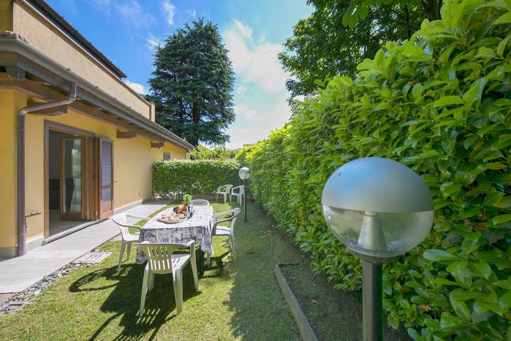 Location de vacances pour 5 personnes, avec terrasse, adapté aux familles à Laveno-Mombello - 2