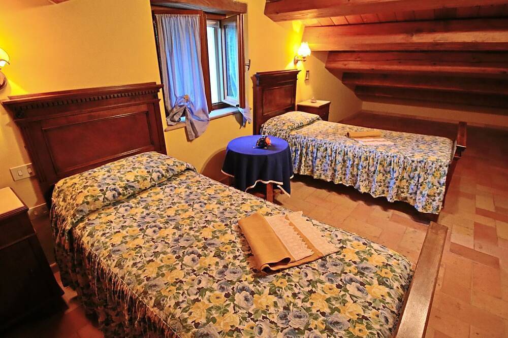 Ferienhaus in Serrungarina in Seenähe in Serrungarina, Colli al Metauro