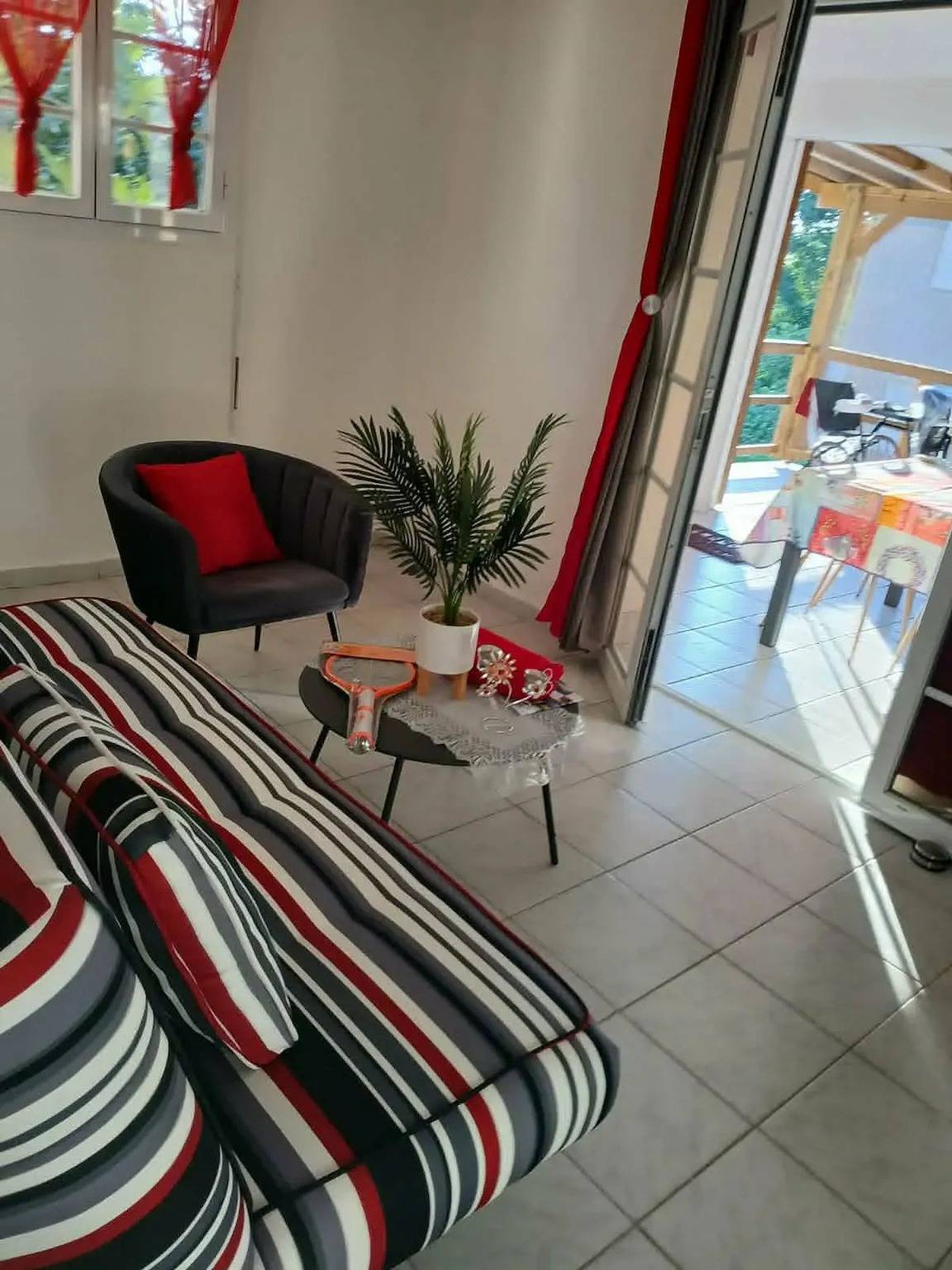 Apartamento entero, Acogedor apartamento con piscina en Deshaies, 40 m² in Deshaies, Guadalupe
