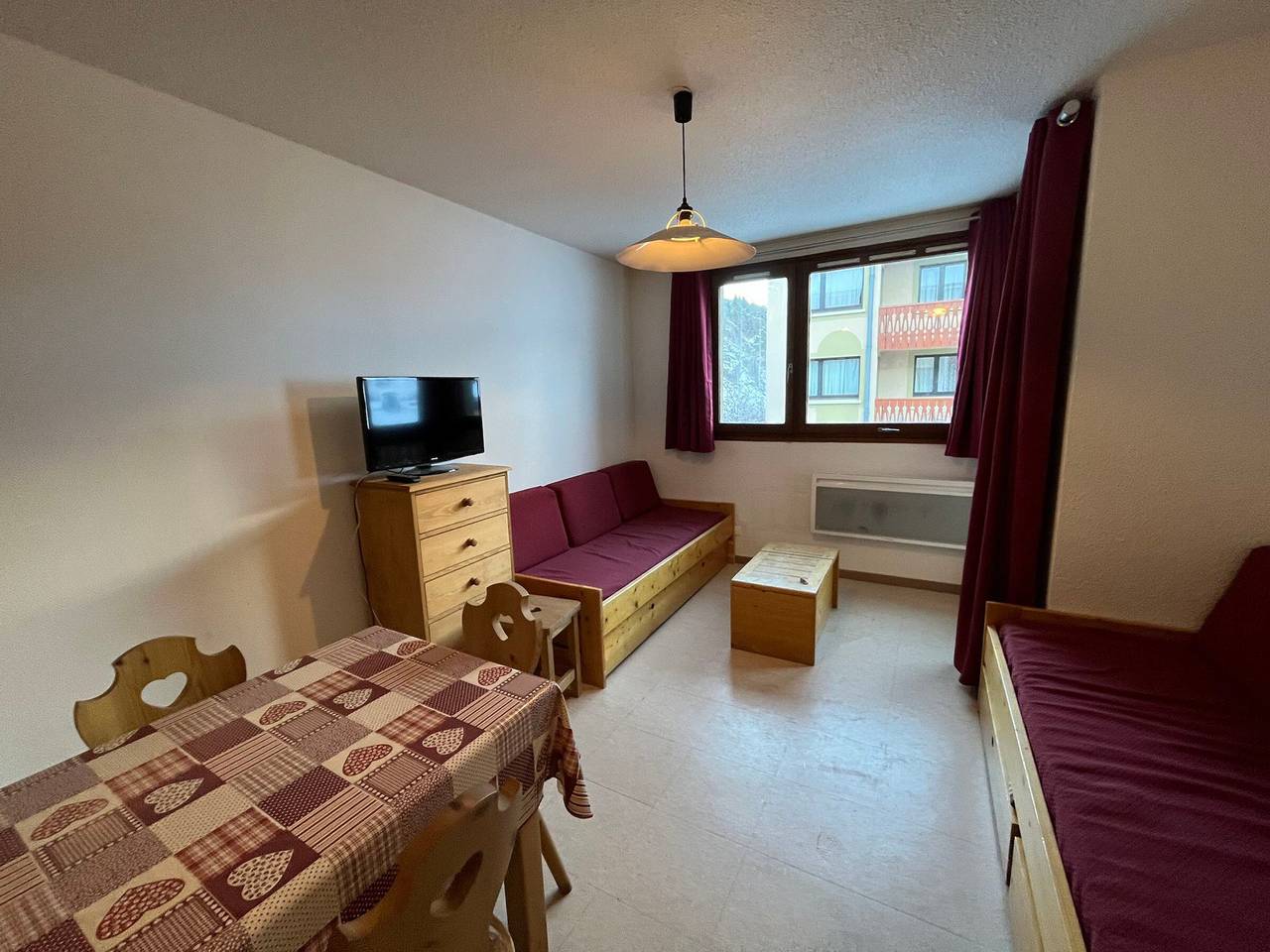 Apartamento entero, Apartamento en Lanslebourg a 300m de pistas, 5 personas, balcón con vistas in Lanslebourg-Mont-Cenis, Región de Saint-Jean-de-Maurienne