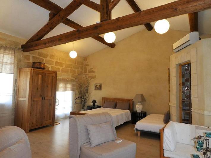 Location de vacances pour 5 personnes, avec terrasse à Le Cailar