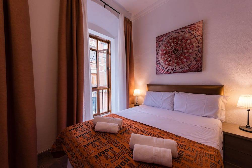 Entire apartment, \"House Watch 1\". In The Historical Center Of Antequera in Antequera, Málaga Province