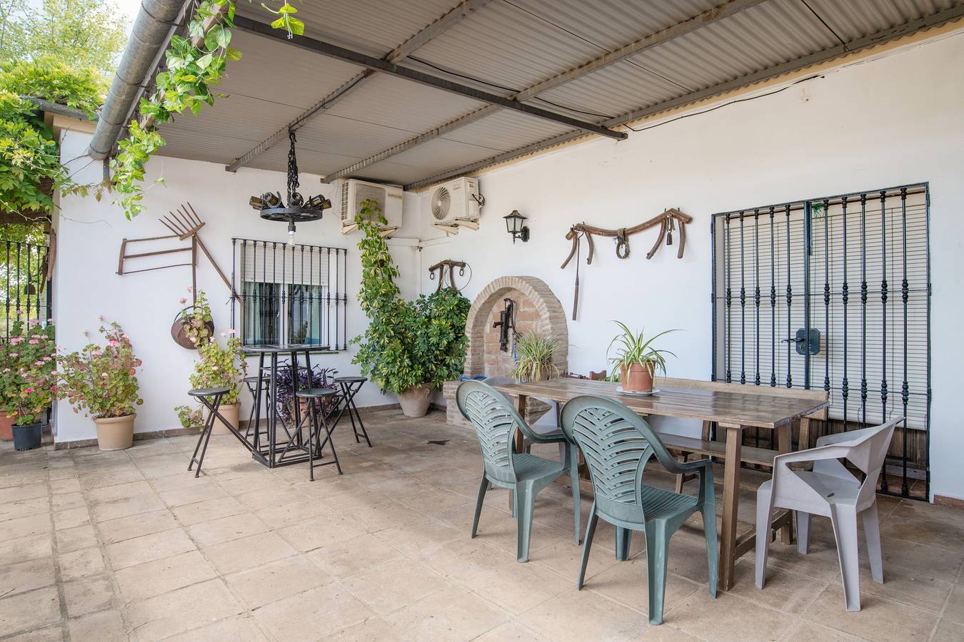 Country House 'Cantarrana' with Mountain View, Wi-Fi and Air Conditioning in Arriate, Málaga Province