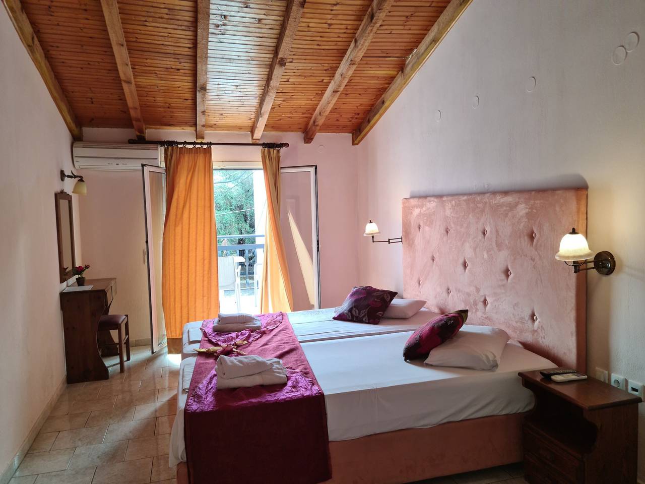 Hel studio-lejlighed, Studio for 2 personer med balkon in Benitses, Corfu, Korfu