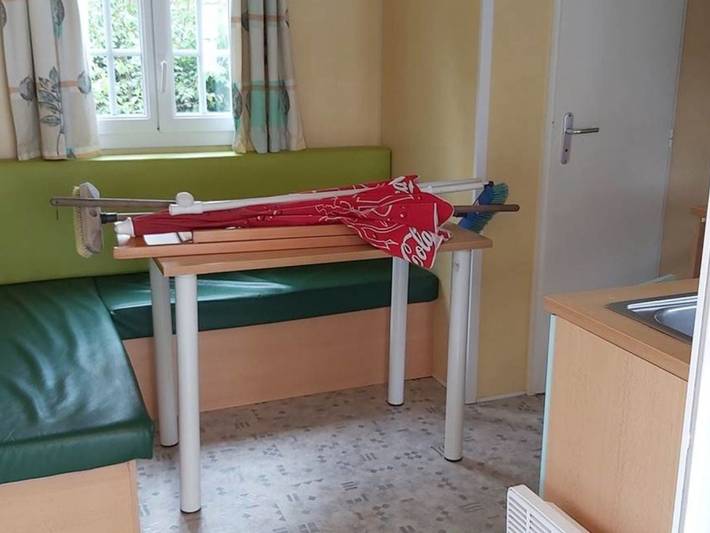 Camping pour 3 personnes, avec terrasse, animaux acceptés dans Région de Besse-et-Saint-Anastaise - 3