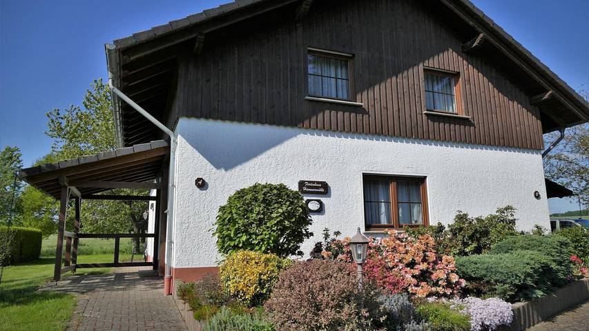 Ferienwohnung für 2 Personen, mit Garten und Terrasse, kinderfreundlich in Wahlrod