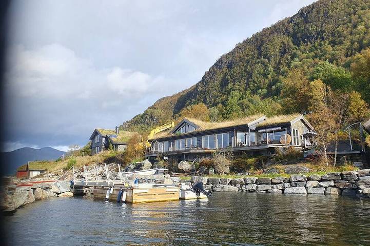 Ferienhaus für 10 Personen, mit Whirlpool und Terrasse sowie Garten in Vanylven