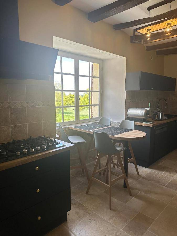 Location de vacances pour 7 personnes, avec jardin ainsi que terrasse et jacuzzi à Parigné-le-Pôlin - 4